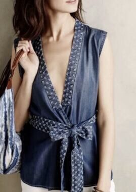 Holding Horses Anthropologie Chambray Wrap Top Size XL Sleeveless Top with Belt
